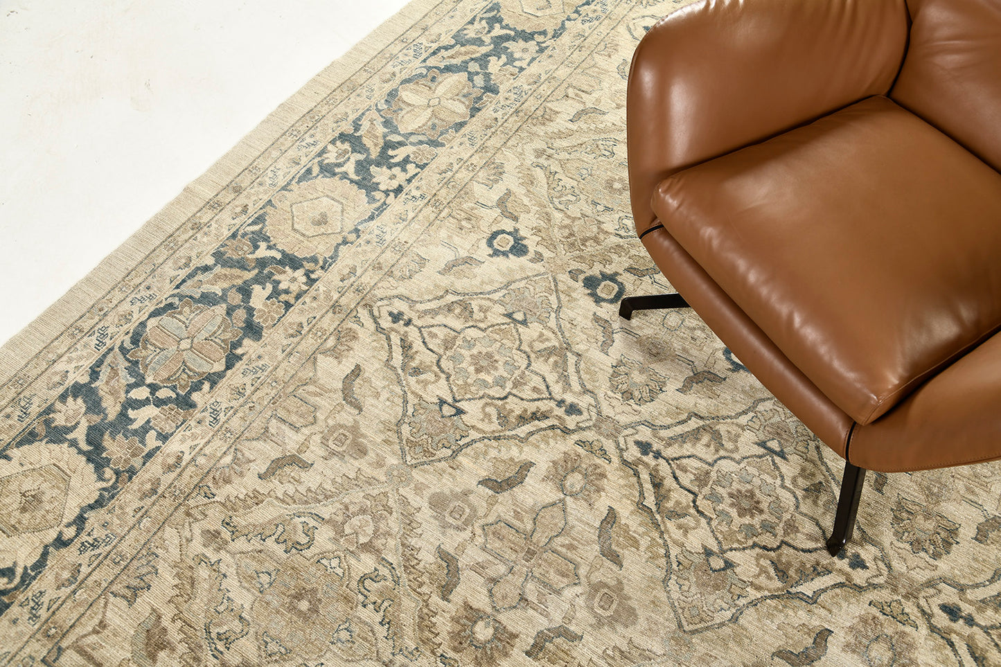 Vintage Style Mahal Panel Revival Rug