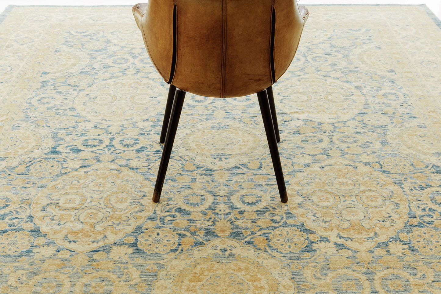 Vintage Revival Agra Design Rapture Collection D5137