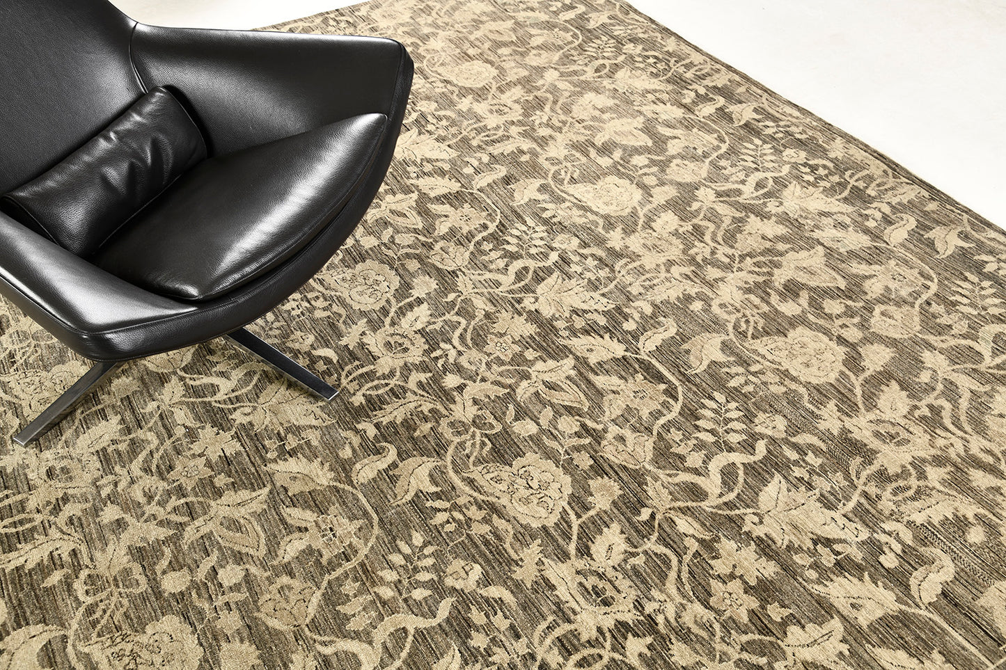 Vintage Style Transitional Design Rug