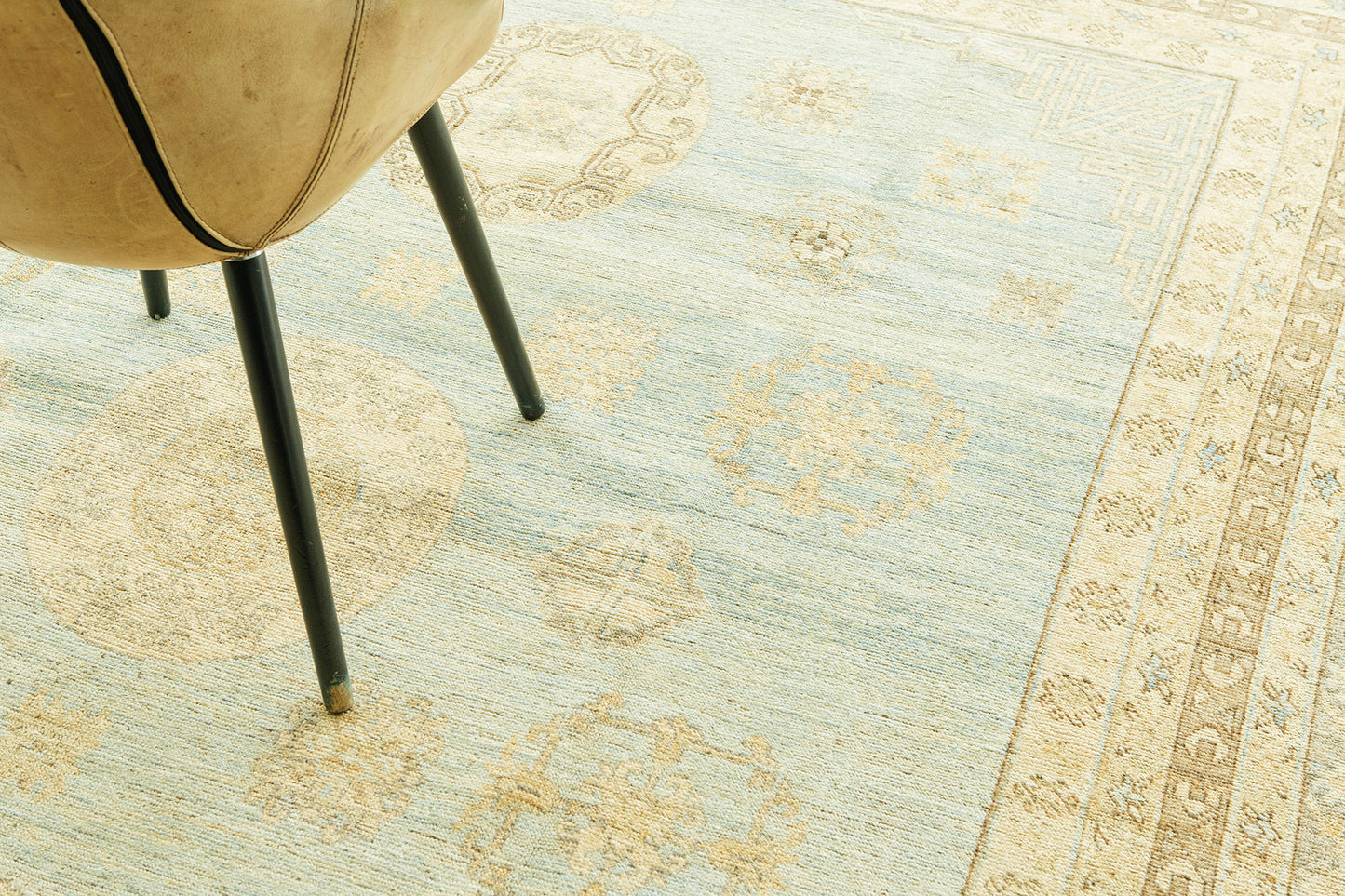 18th Century Khotan Design Revival D5387 Safira