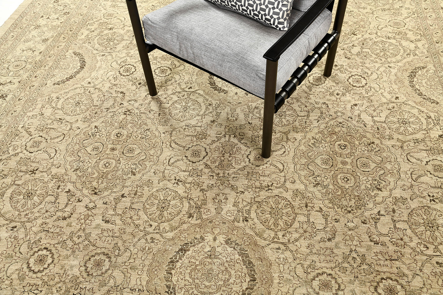 Vintage Style Mahal Reproduction Revival Collection D5137