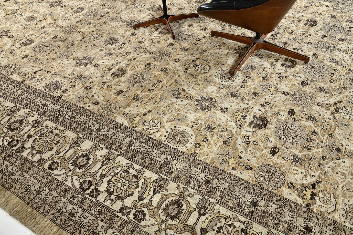 Vintage Style Rapture Collection Tabriz Design Rug