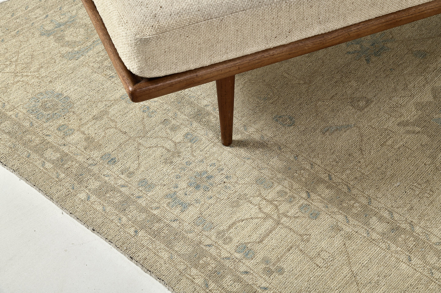 Vintage Style Oushak Design Rug D5123