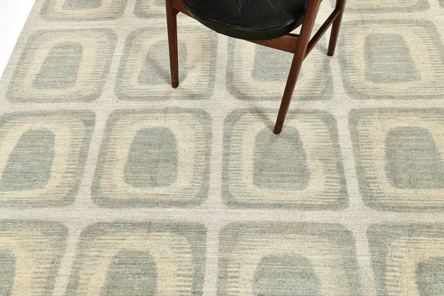 Vintage Style Transitional Design Rug D5462