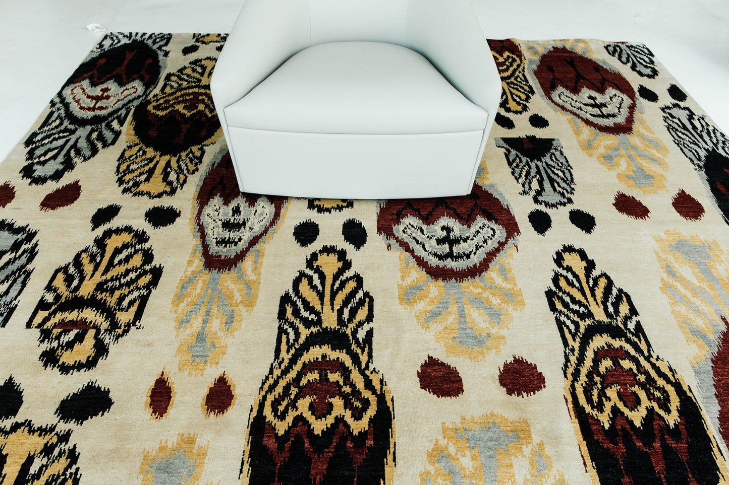 Ikat Design Rug Zatuni