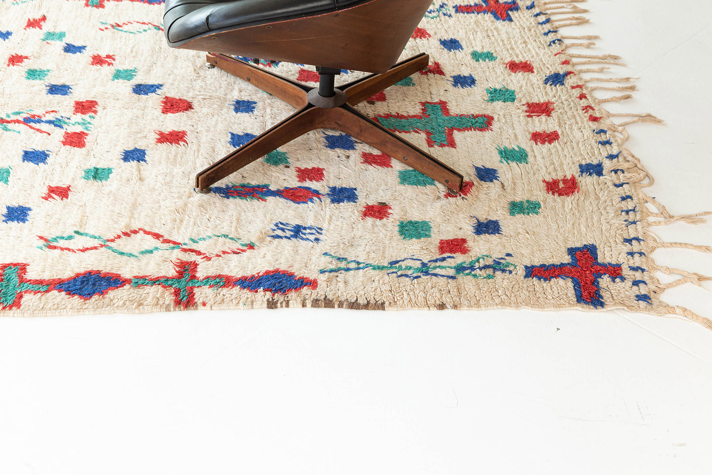 Modern Rug Image 13610 Vintage Moroccan Rug Azilal Tribe Atlas Collection