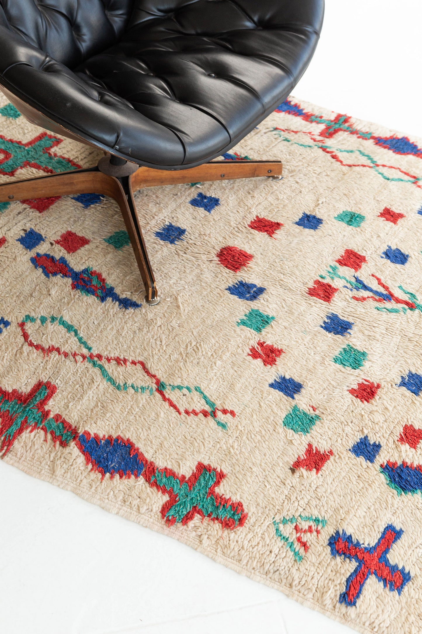 Modern Rug Image 13608 Vintage Moroccan Rug Azilal Tribe Atlas Collection