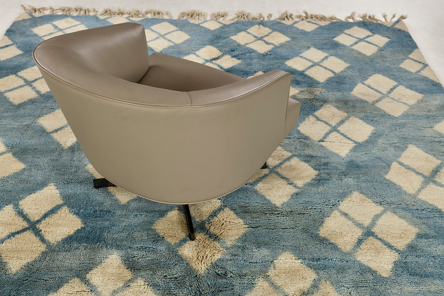 Modern Rug Image 8159 Moroccan Middle Atlas Tribe Rug Atlas Collection