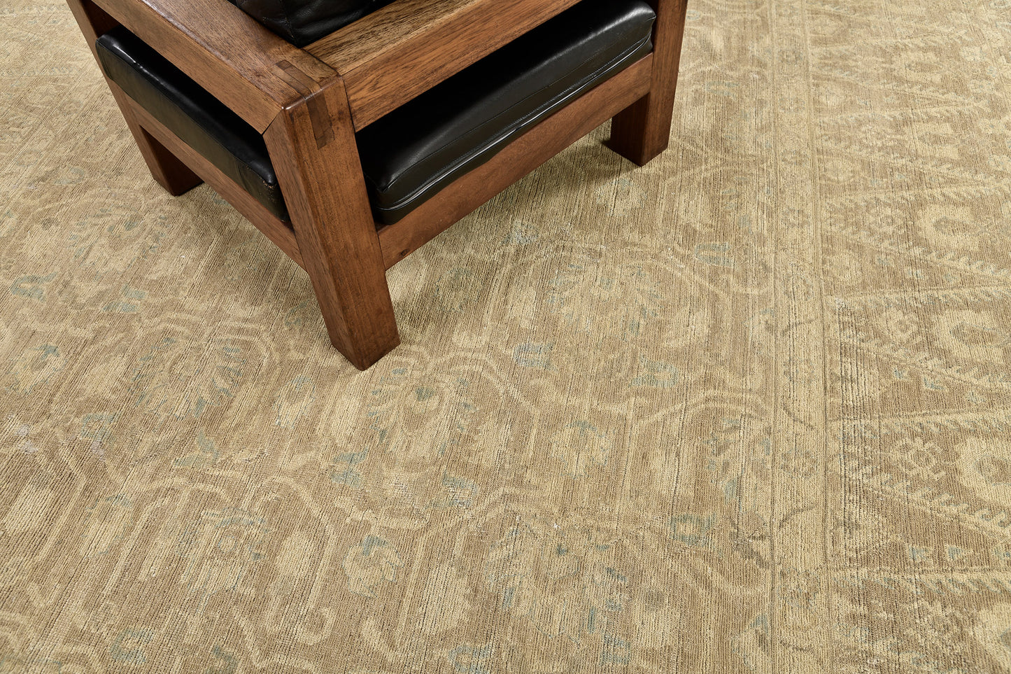 Vintage Style Shawl Design Safira Collection Rug