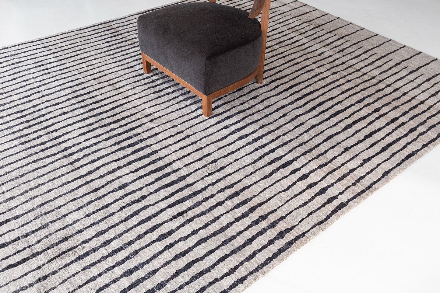 Modern Rug Image 7659 Modern Design Bamboo Silk Rug Linea