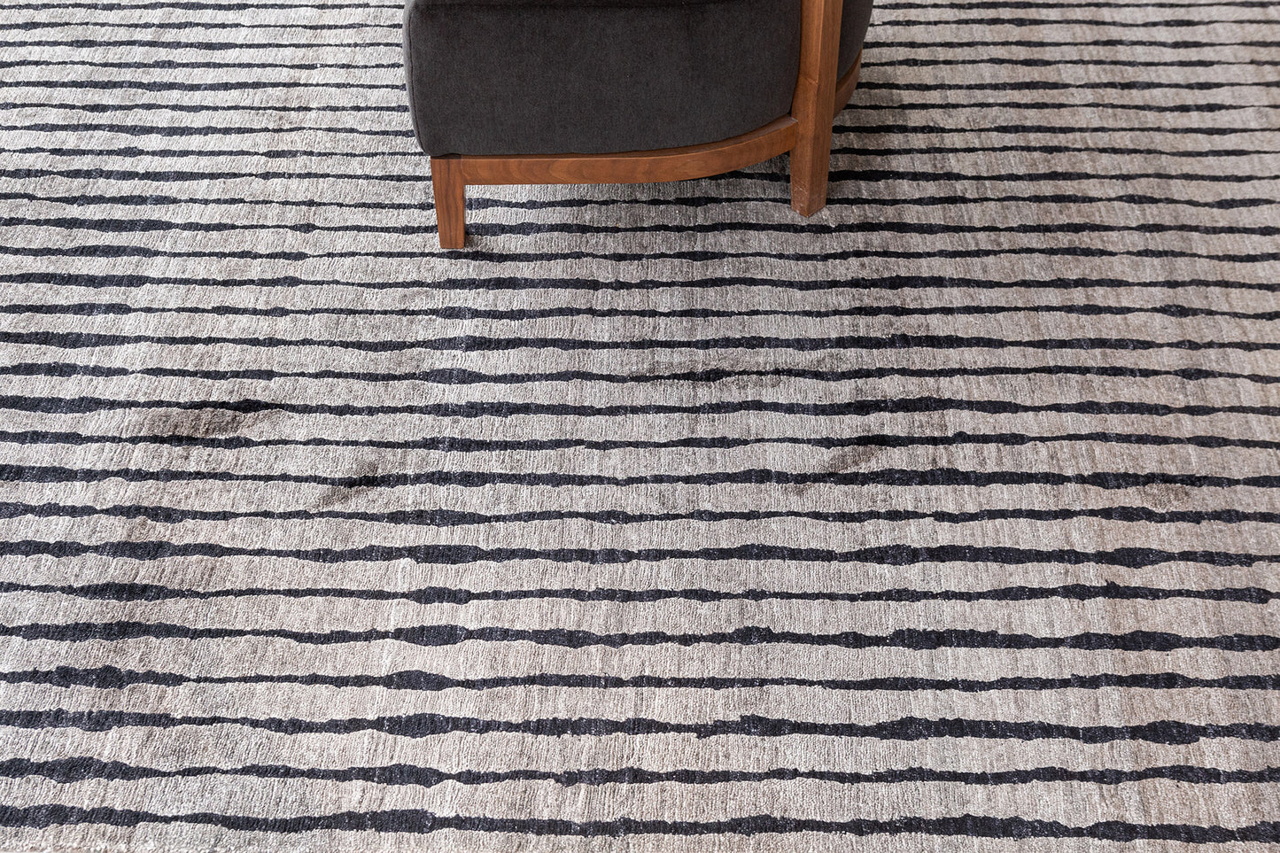 Modern Rug Image 7660 Modern Design Bamboo Silk Rug Linea