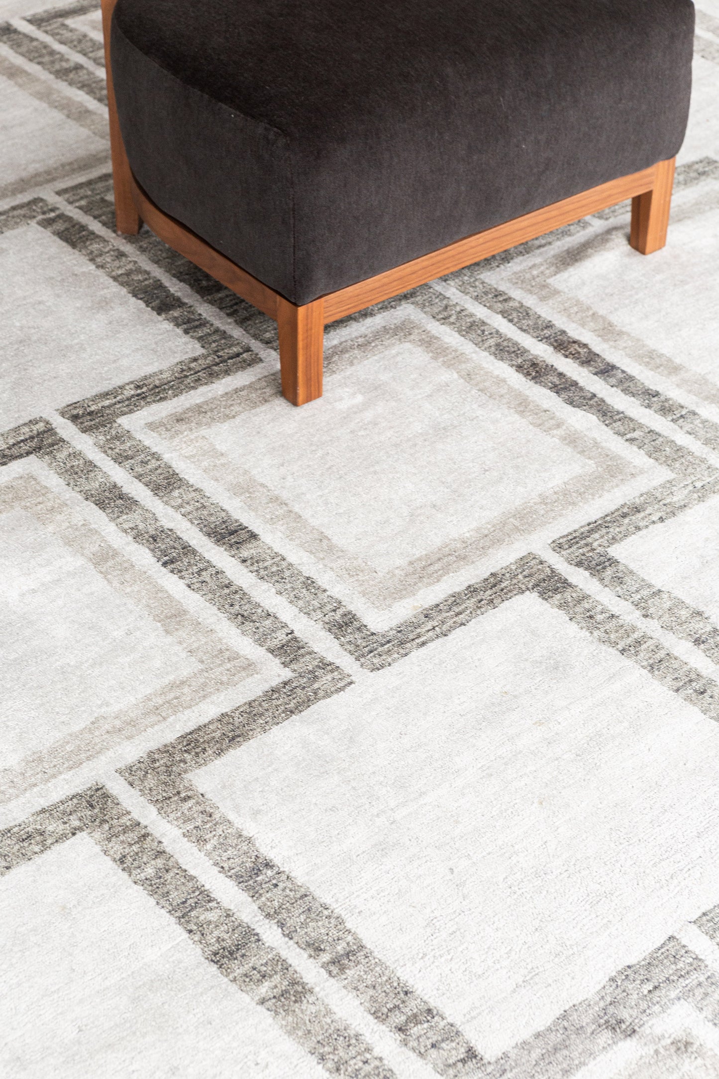 Modern Rug Image 7651 Modern Design Bamboo Silk Rug Kista