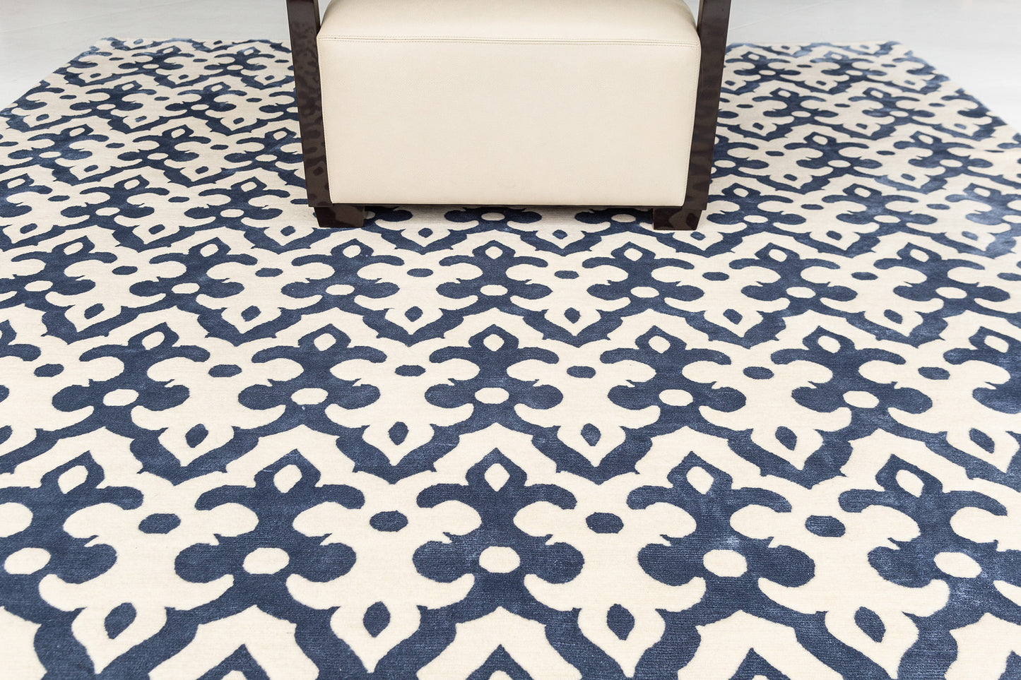 Transitional Design Rug M Collection Moresco