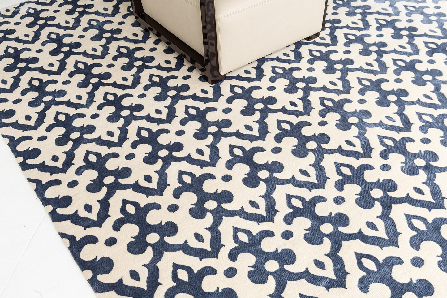Transitional Design Rug M Collection Moresco