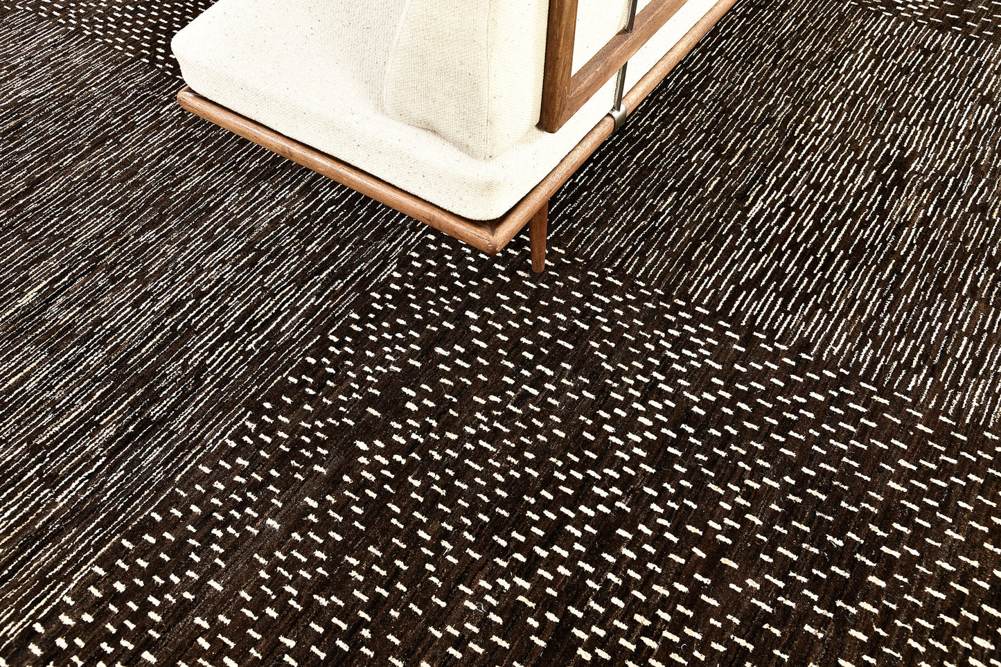 Modern Design Naturale Collection Rug Dama