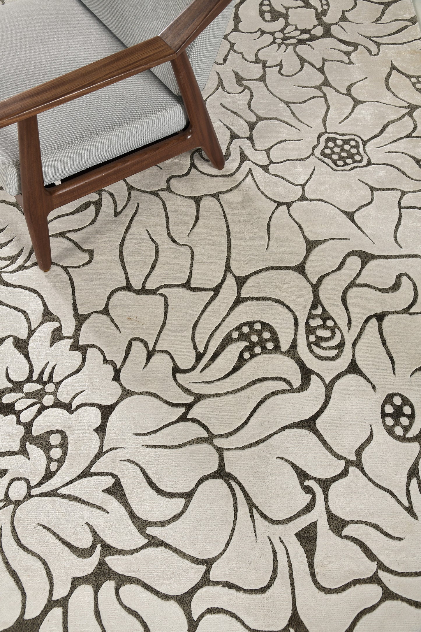 Modern Rug Image 7638 Modern Design Bamboo Silk Rug Jardin