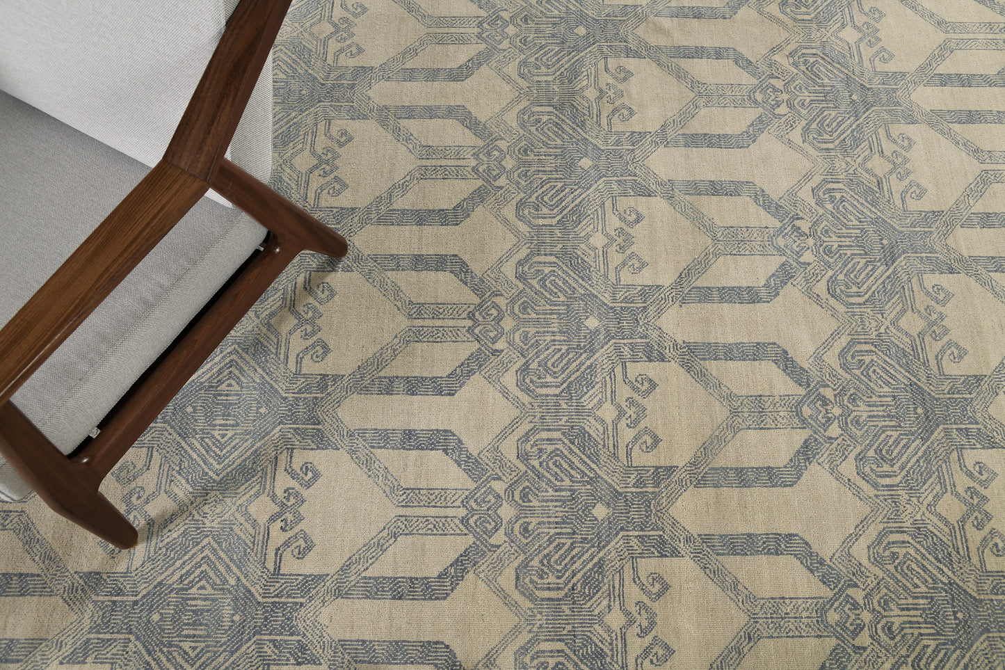 Transitional Design Rug Allure Van Alen