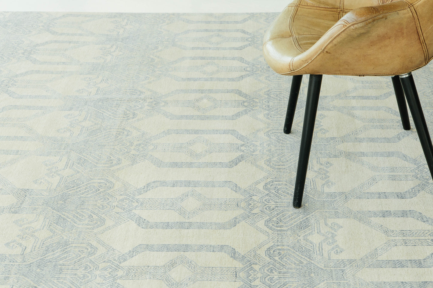 Transitional Design Rug Allure Van Alen