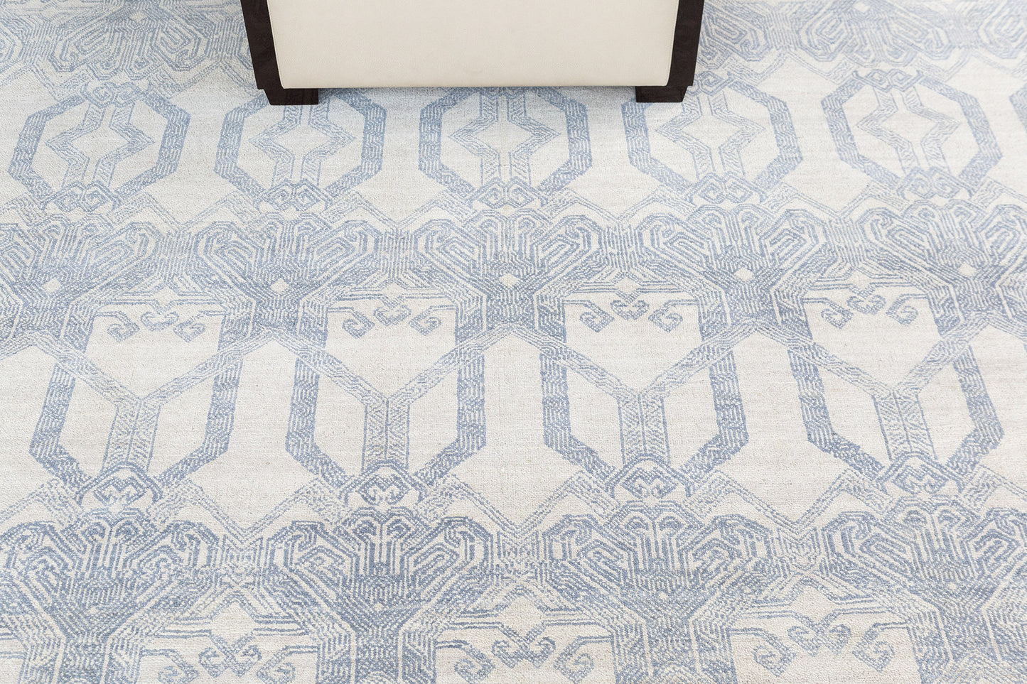 Transitional Design Rug Allure Van Alen