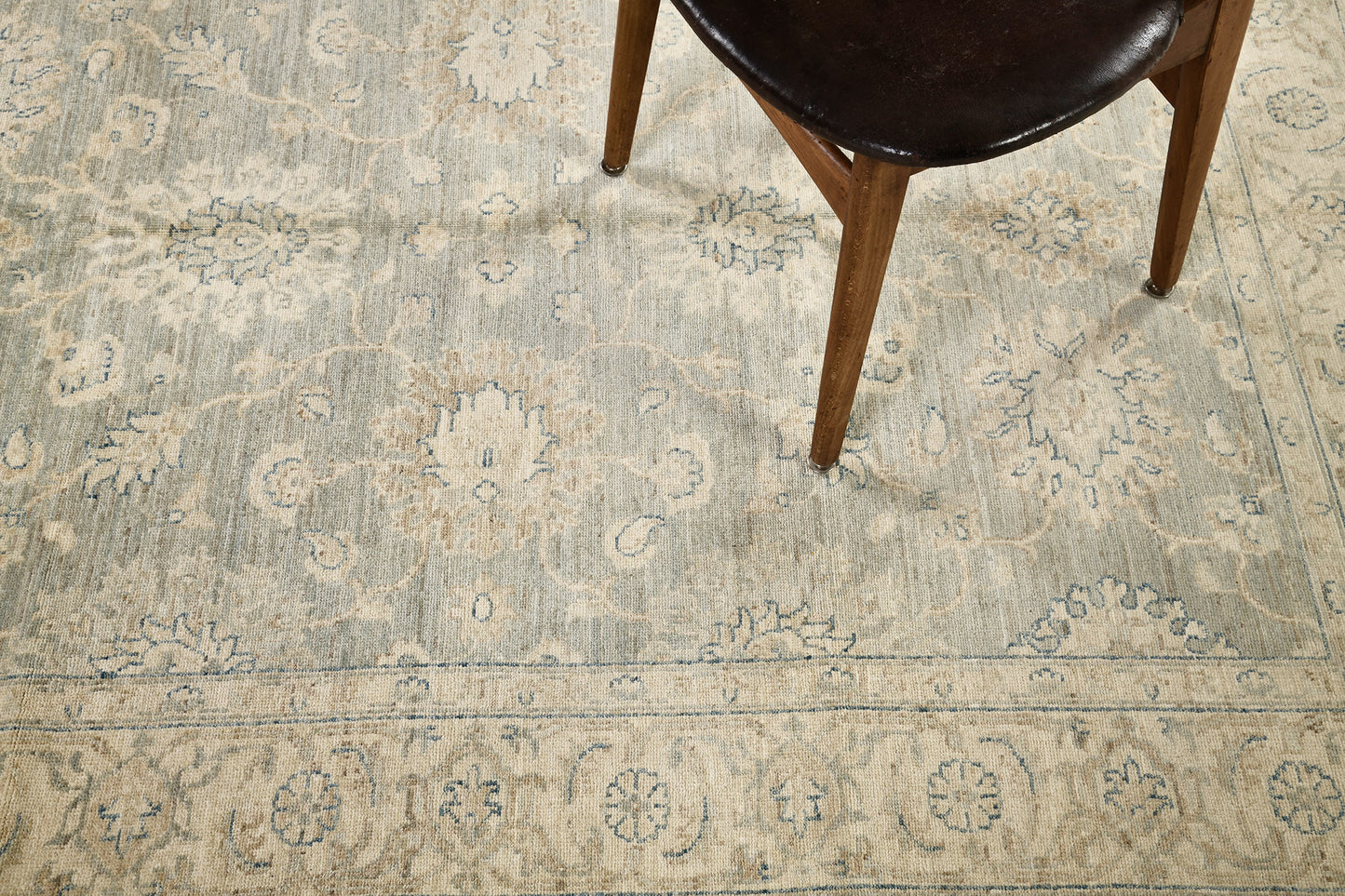 Vintage Style Rapture Collection Sultanabad Design Rug