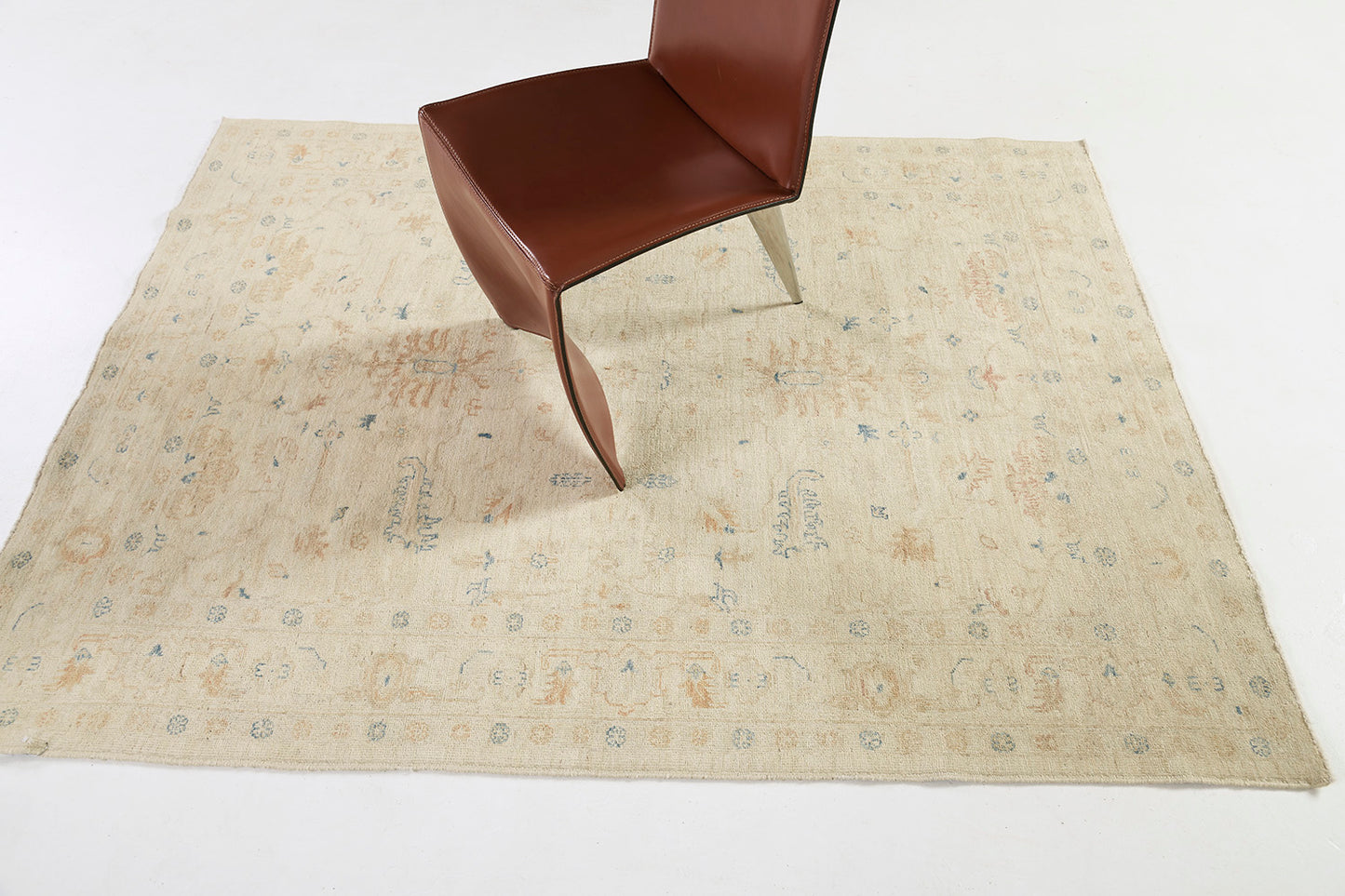 Vintage Style Rapture Collection Sultanabad Design Rug