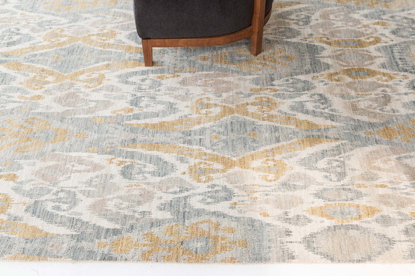 Ikat Design Rug Tiraz