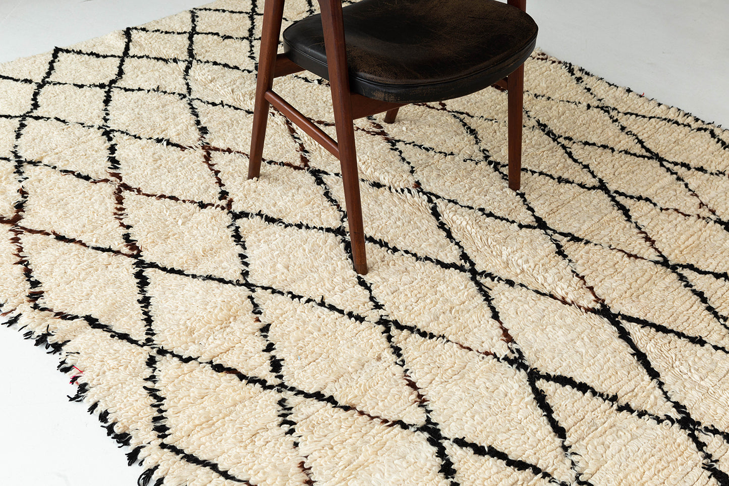 Modern Rug Image 13151 Vintage Moroccan Beni Ourain Tribe Rug