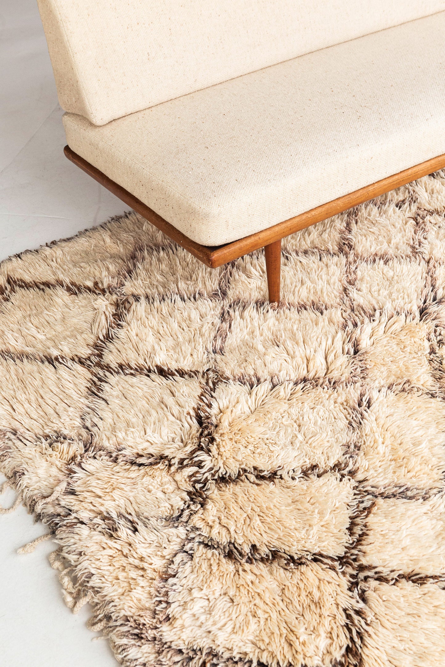 Modern Rug Image 13125 Vintage Moroccan Beni Ourain Tribe Rug