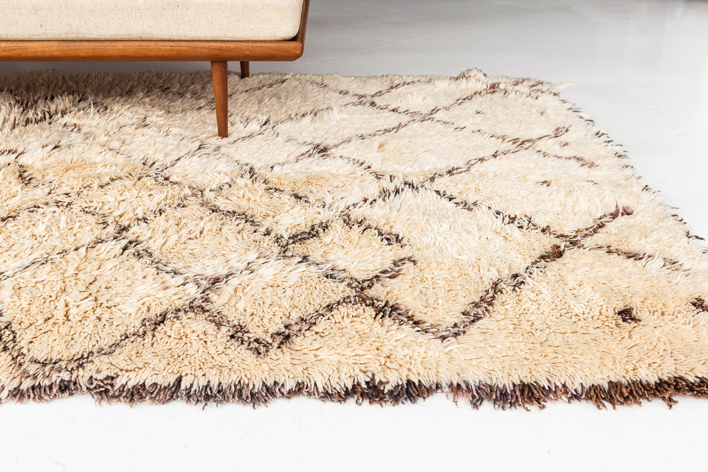 Modern Rug Image 13124 Vintage Moroccan Beni Ourain Tribe Rug