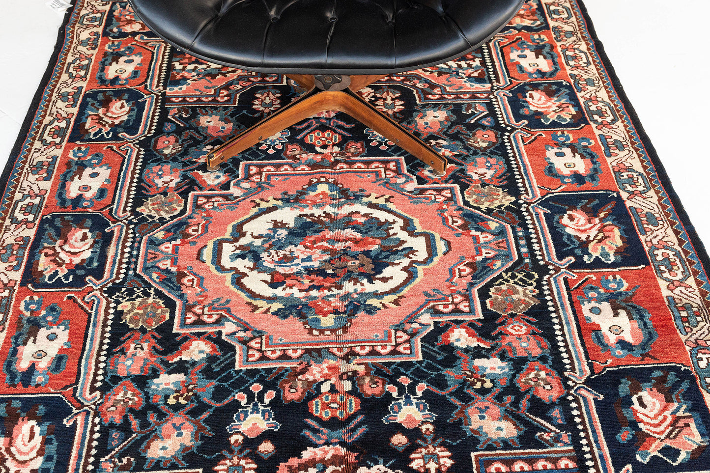 Persian Rug 3281 Vintage Persian Bakhtiari Rug 24764