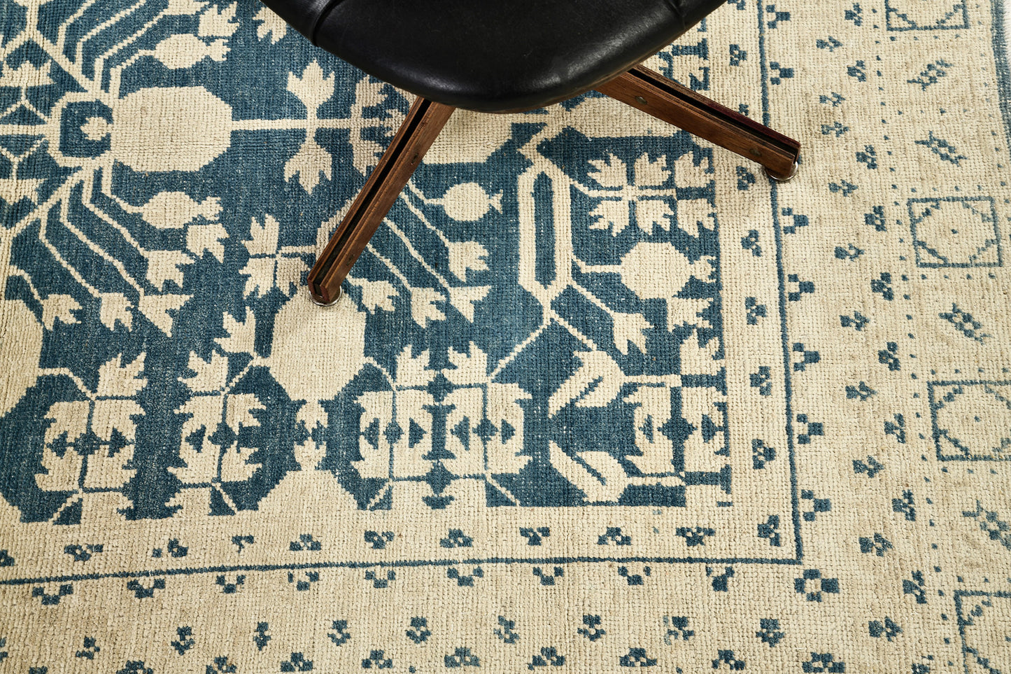 Vintage Style Safira Collection Khotan Rug