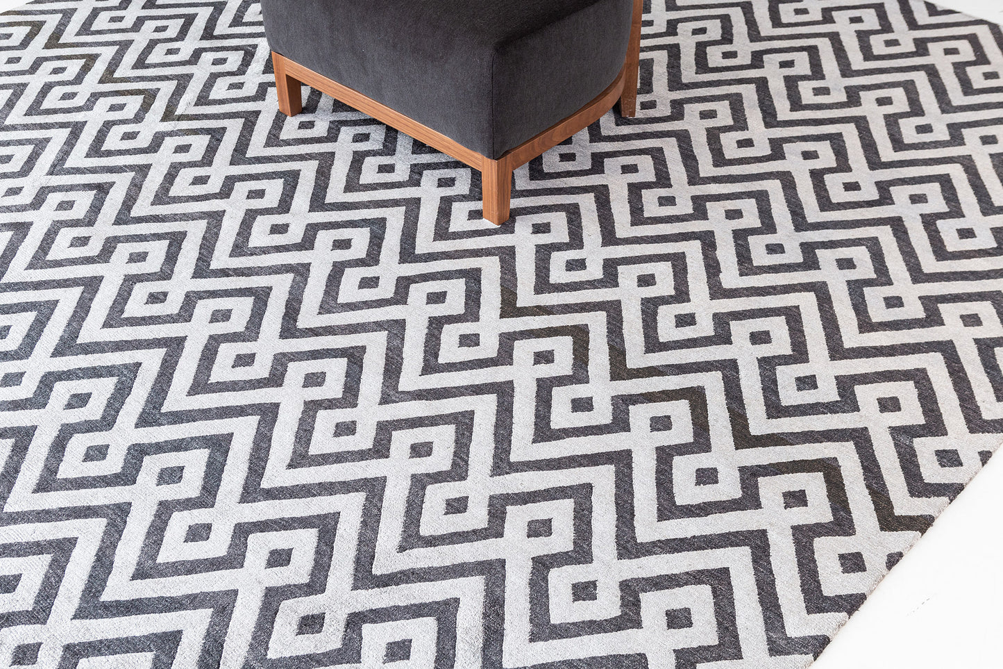 Modern Rug Image 7553 Modern Design Bamboo Silk Rug Devi