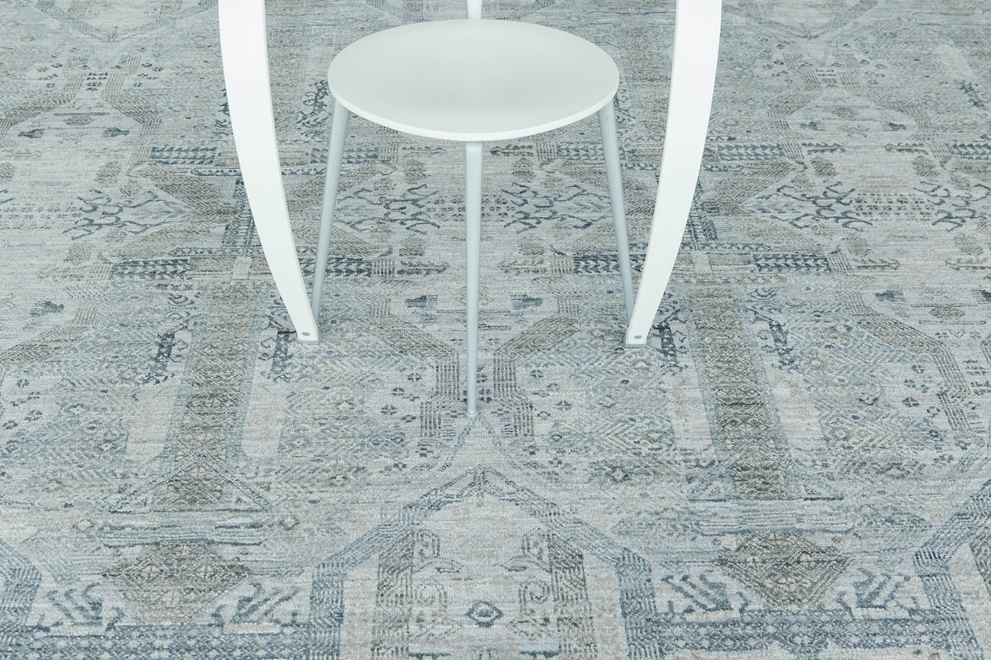 Transitional Design Allure Rug Gambol