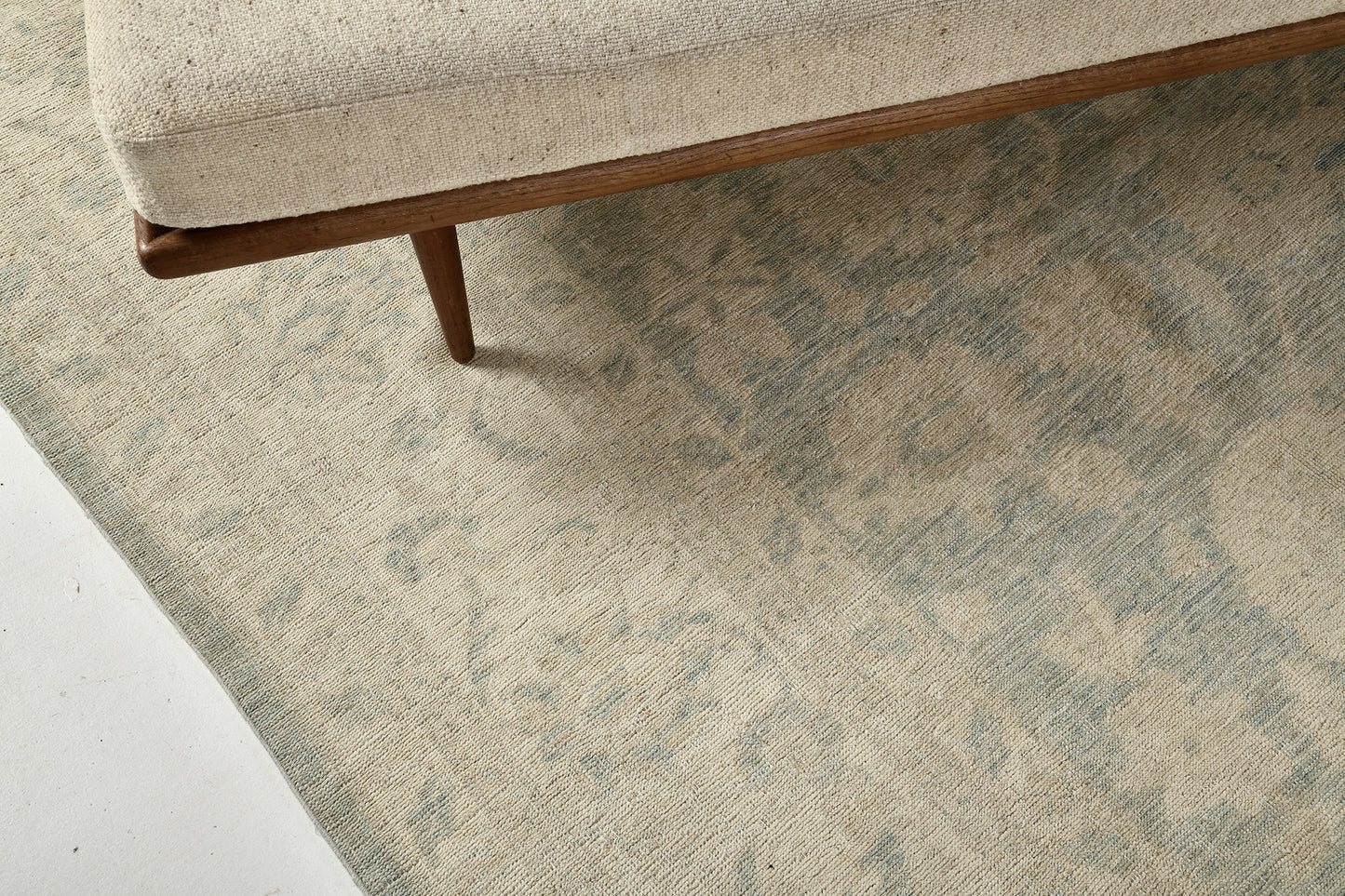 Vintage Style Safira Collection Tabriz Design Rug