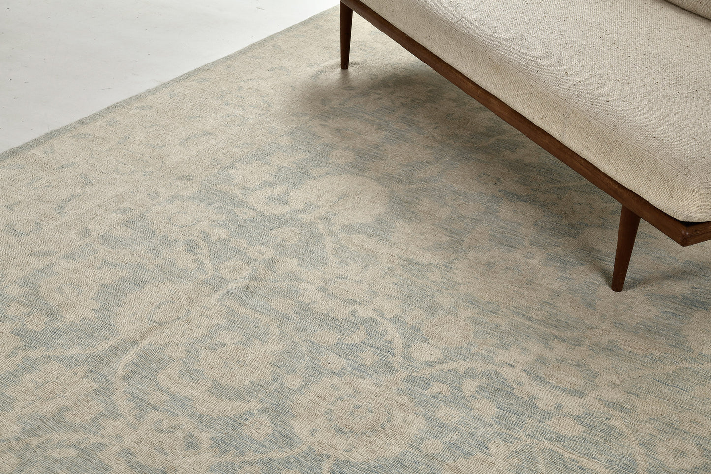 Vintage Style Safira Collection Tabriz Design Rug