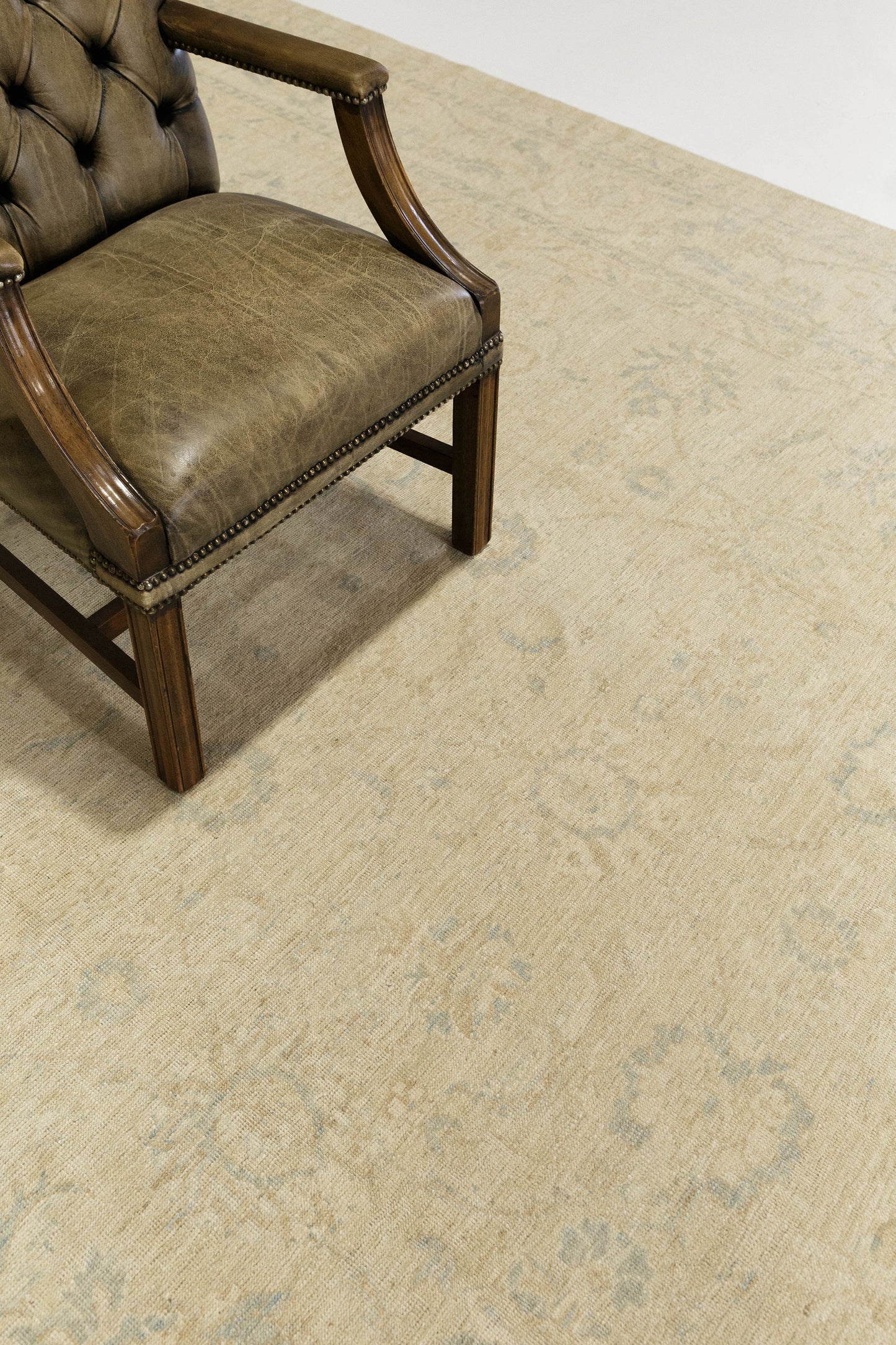 Vintage Style Safira Collection Tabriz Design Rug