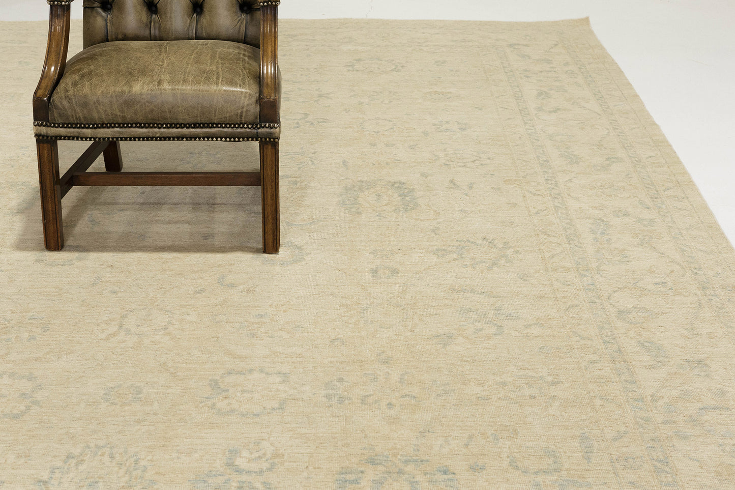 Vintage Style Safira Collection Tabriz Design Rug