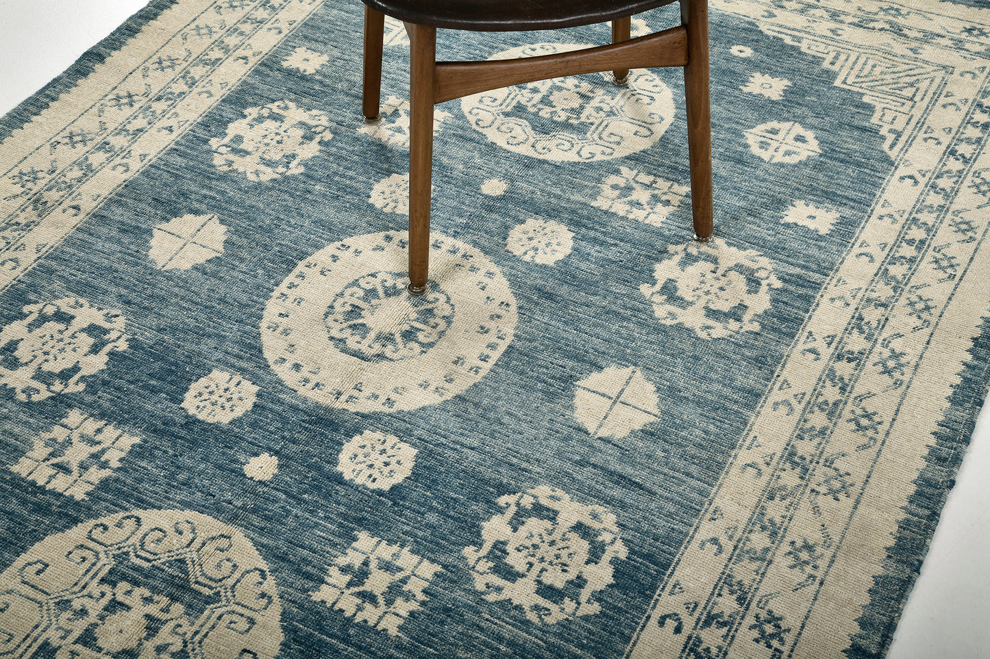 18th Century Khotan Design Revival D5387 Safira