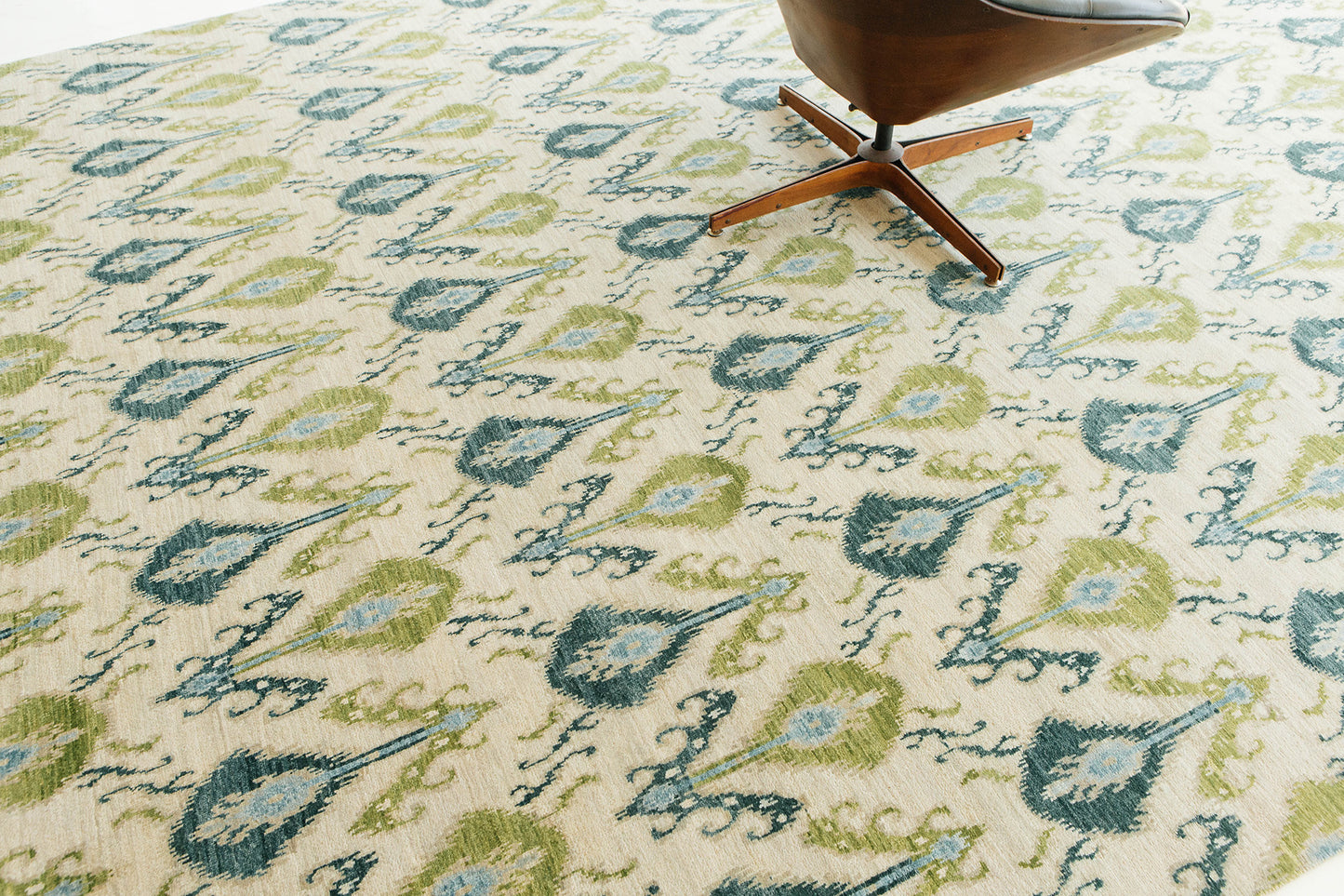 Transitional Design M Collection Porfirio