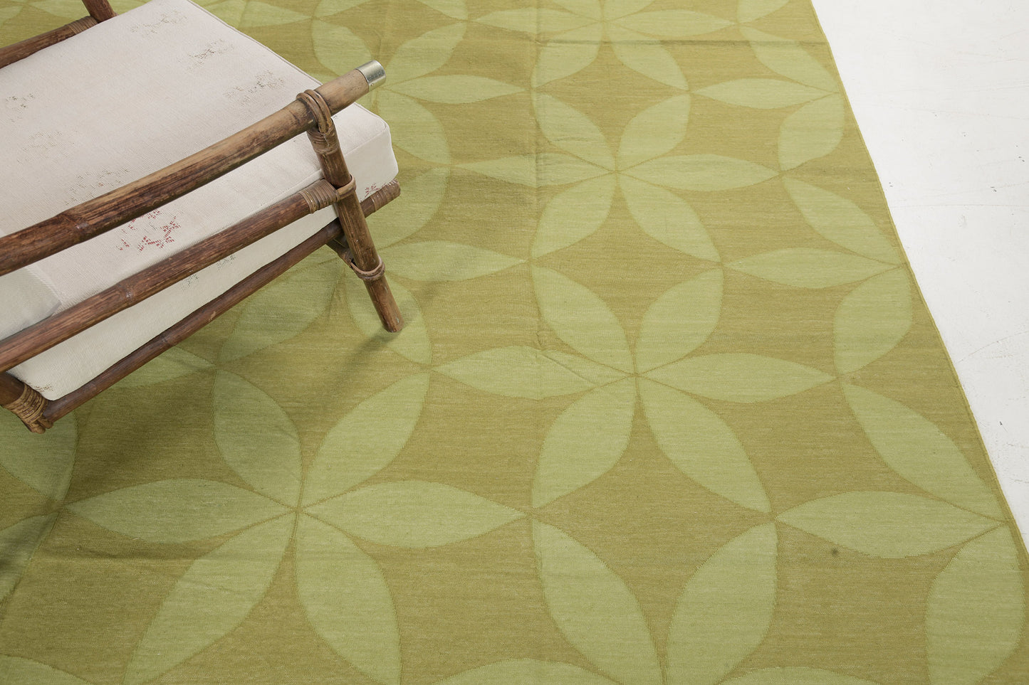 Contemporary Flat-Weave Rug Cielo Collection Flora Cricket