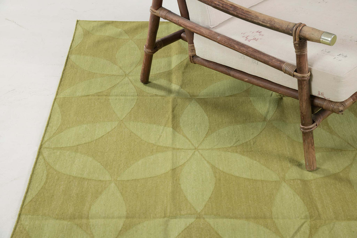Contemporary Flat-Weave Rug Cielo Collection Flora Cricket