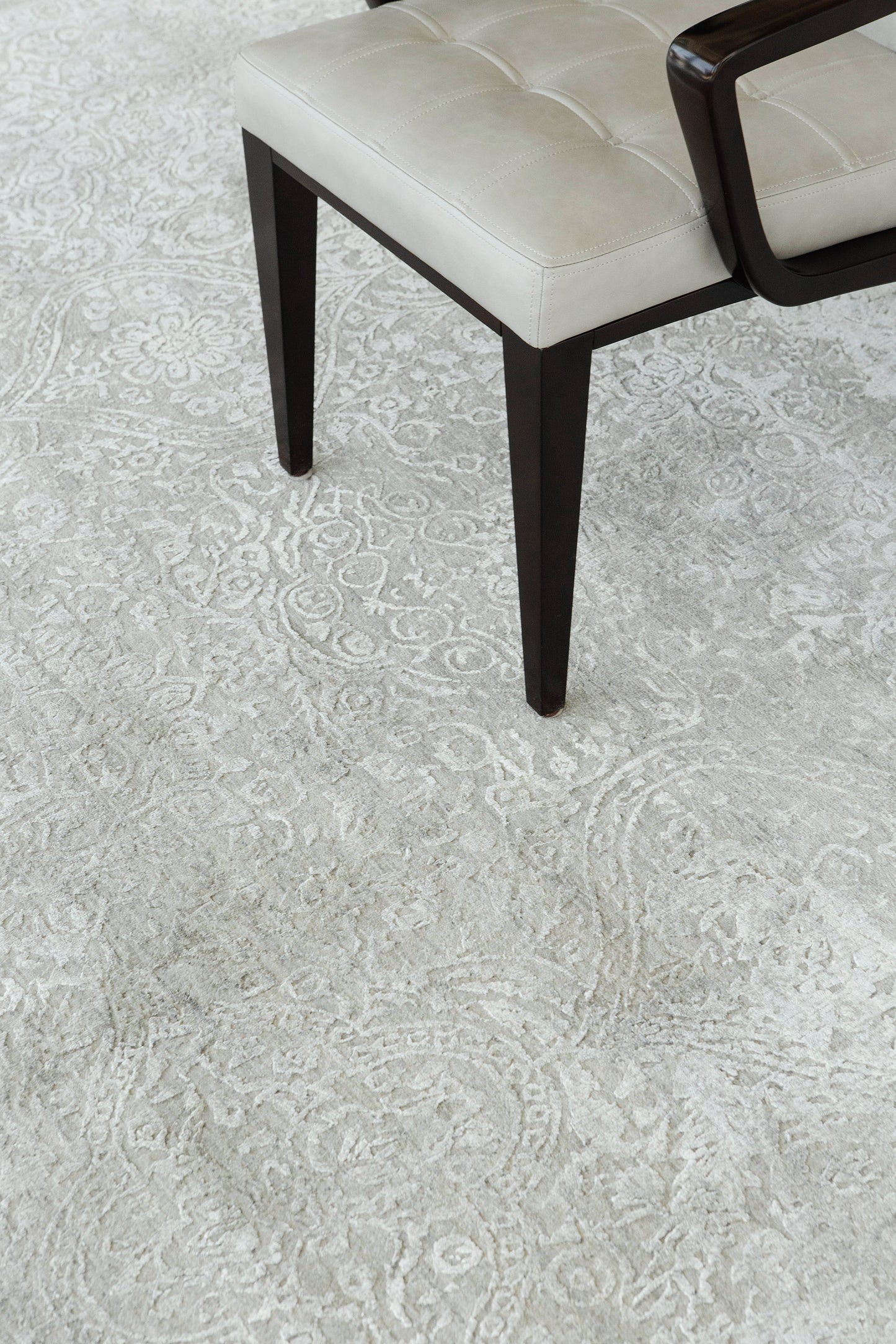 Transitional Design Rug Allure Delenda