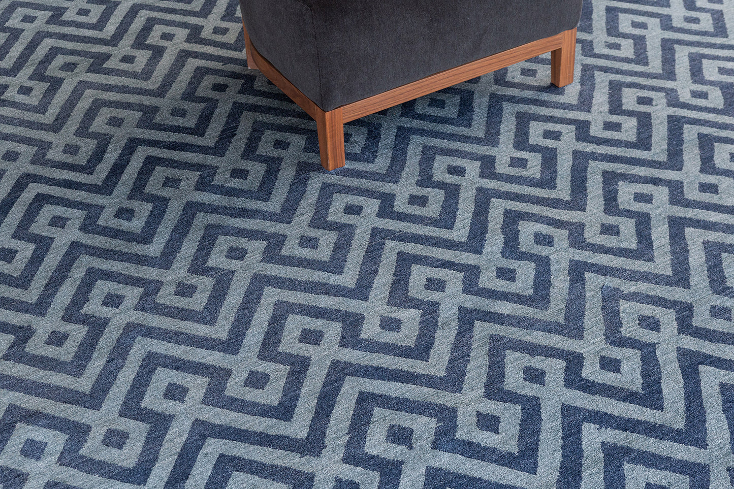 Modern Rug Image 7543 Modern Design Bamboo Silk Rug Devi