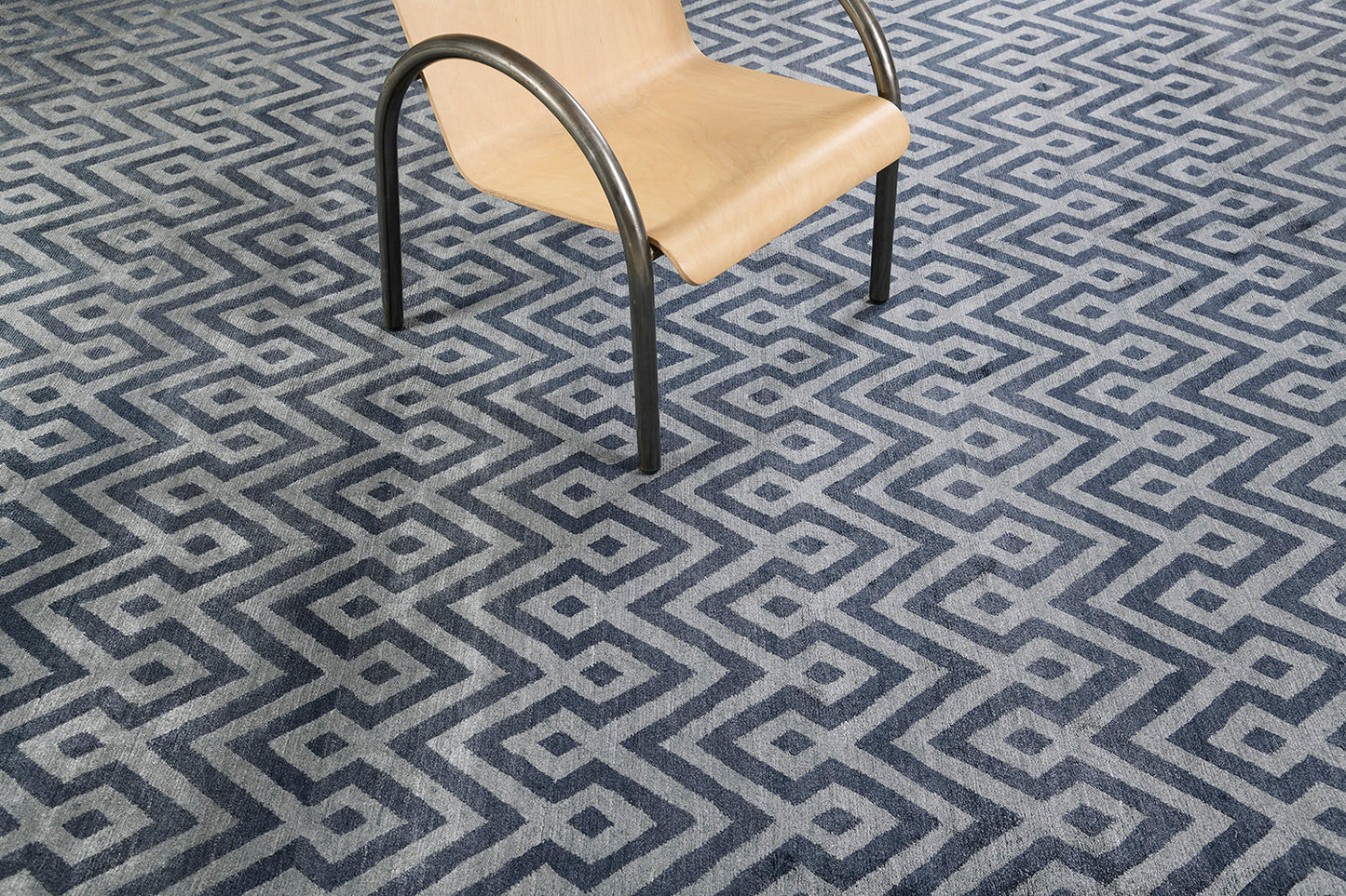 Modern Rug Image 7545 Modern Design Bamboo Silk Rug Devi