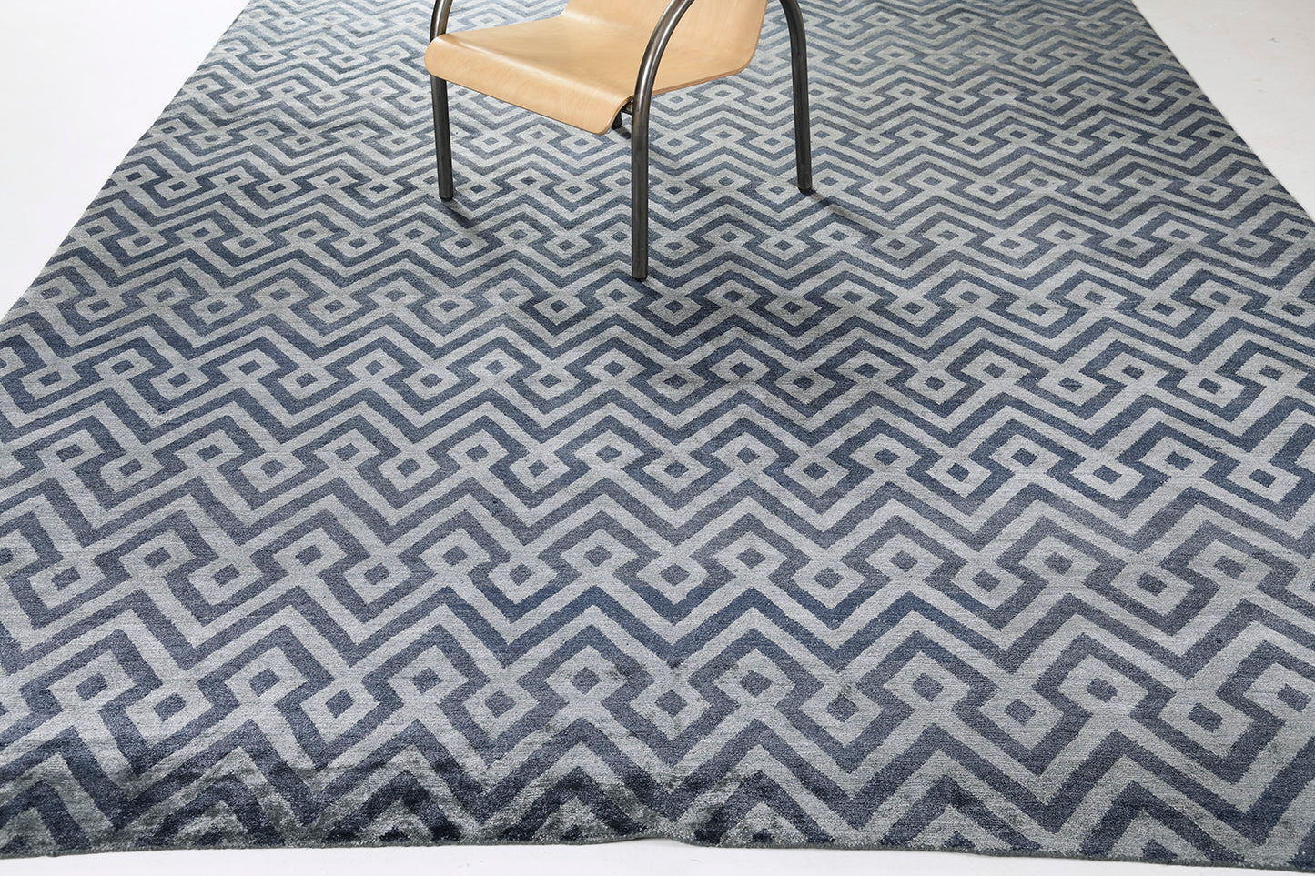 Modern Rug Image 7546 Modern Design Bamboo Silk Rug Devi