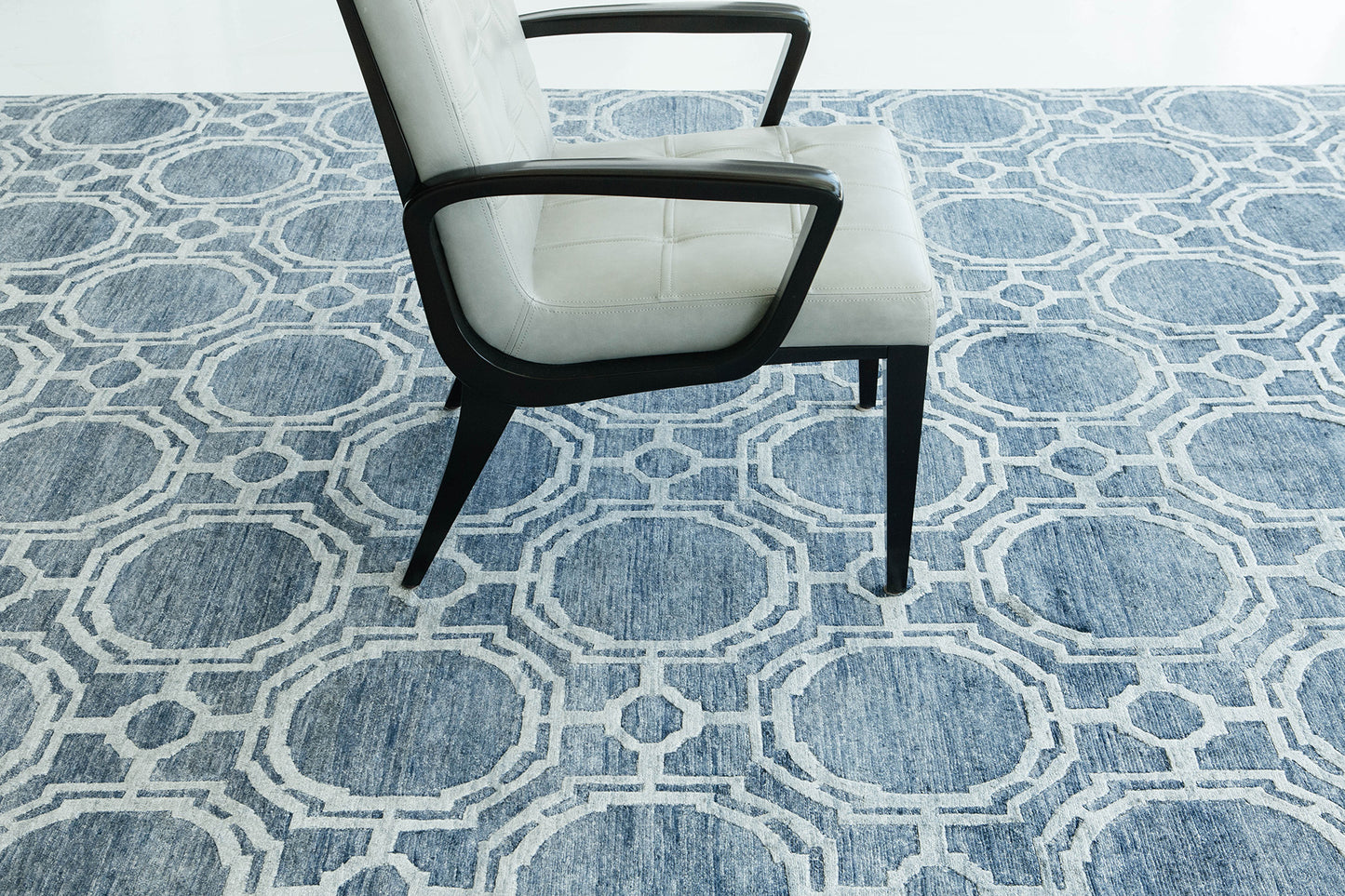 Modern Rug Image 7816 Modern Design Bamboo Silk Rug Renu