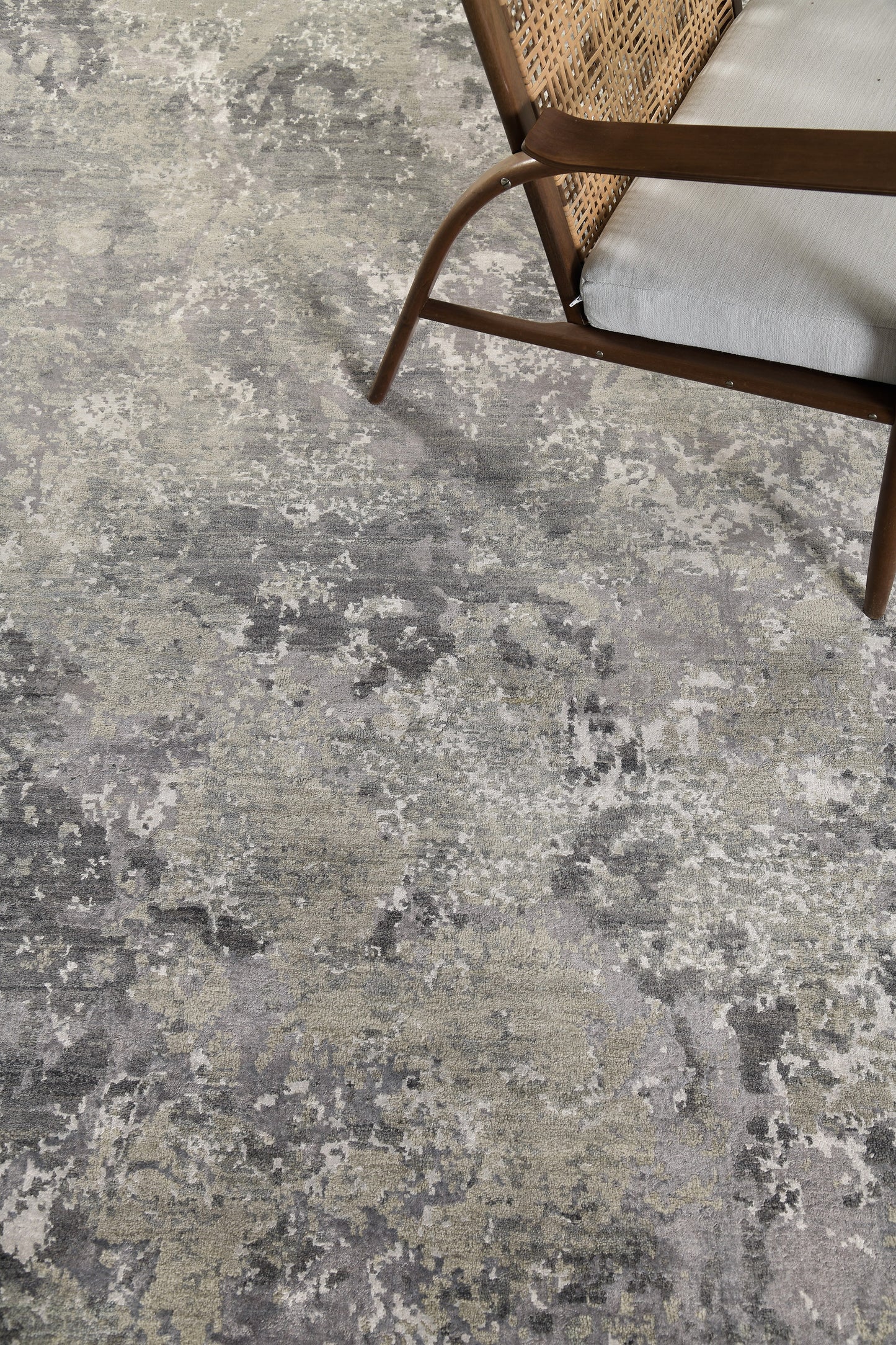 Modern Design Mezzo Collection Wool & Silk Embossed Rug Misto