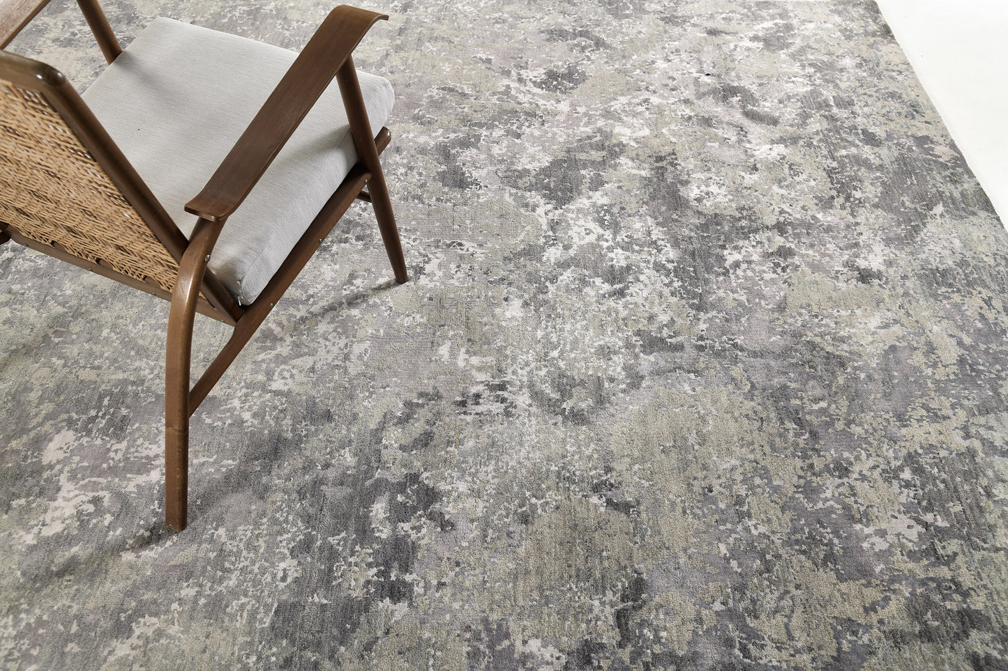 Modern Design Mezzo Collection Wool & Silk Embossed Rug Misto