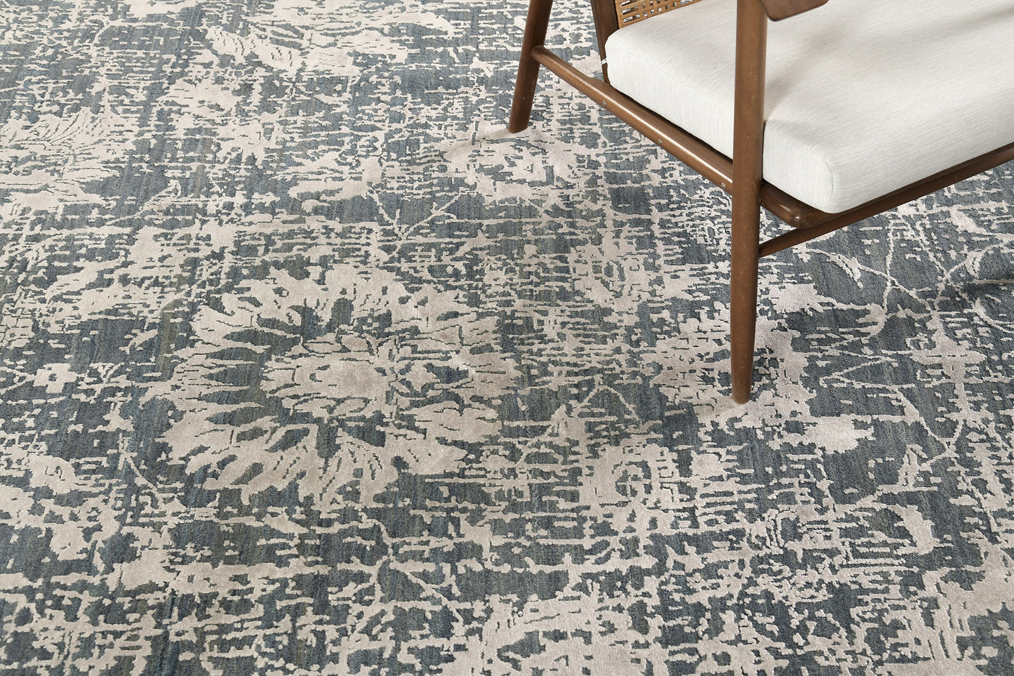 Transitional Design Rug Mezzo Carino