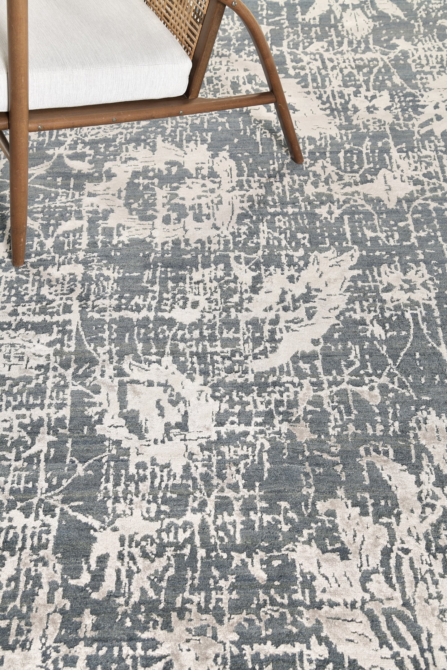 Transitional Design Rug Mezzo Carino